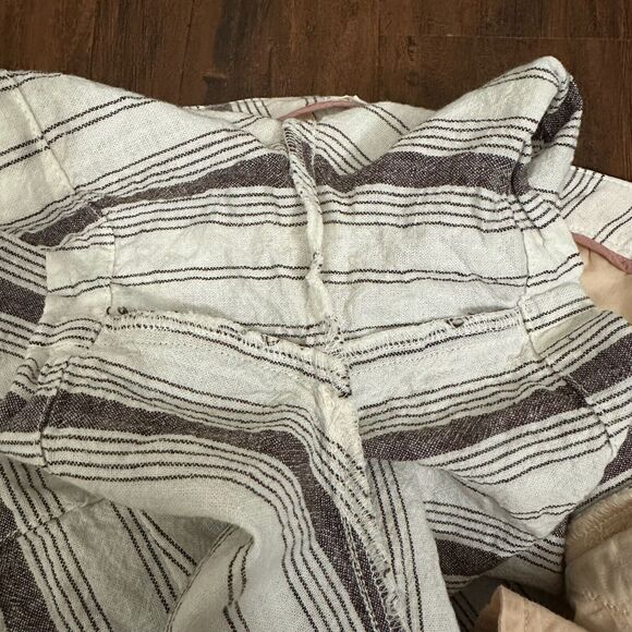 by ANTHROPOLOGIE Linen-Blend Exposed Button-Fly Shorts in Ivory Stripe - Picture 7 of 11